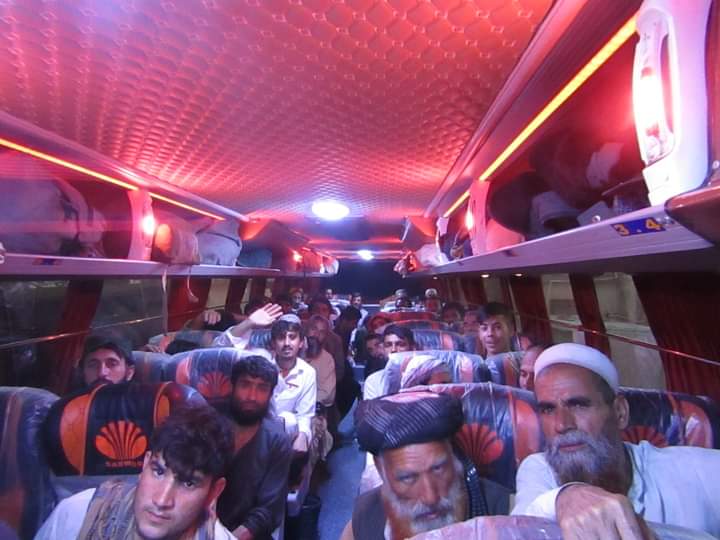 د پاکستان له زندانونو لسګونه افغان بندیان راخوشې شول - روزنامه پنجره